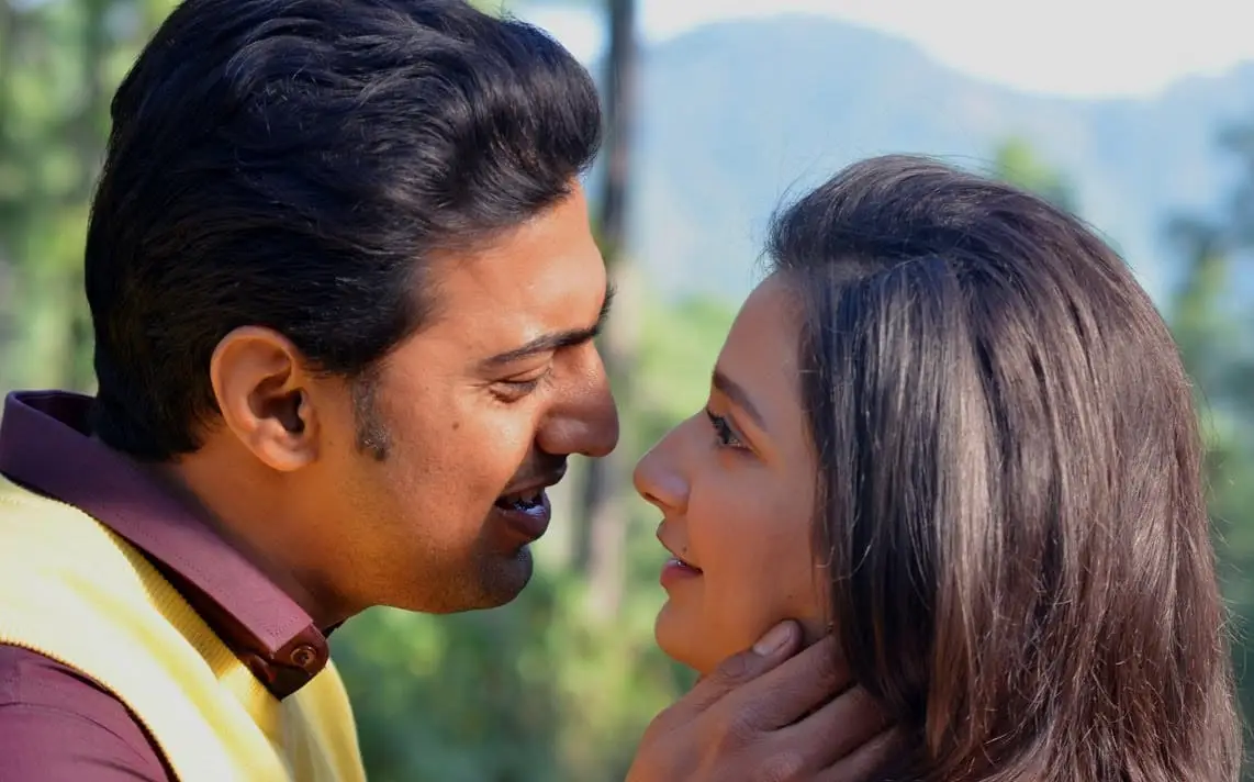 Desu. Still from Dhumketu. Used here for Dhumketu Review purpose